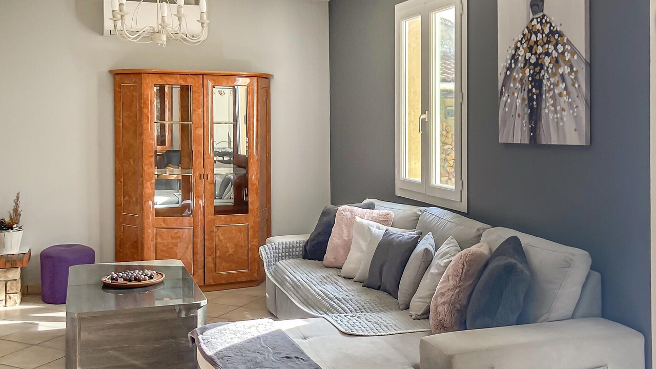 Photo of Bedroom in Orange