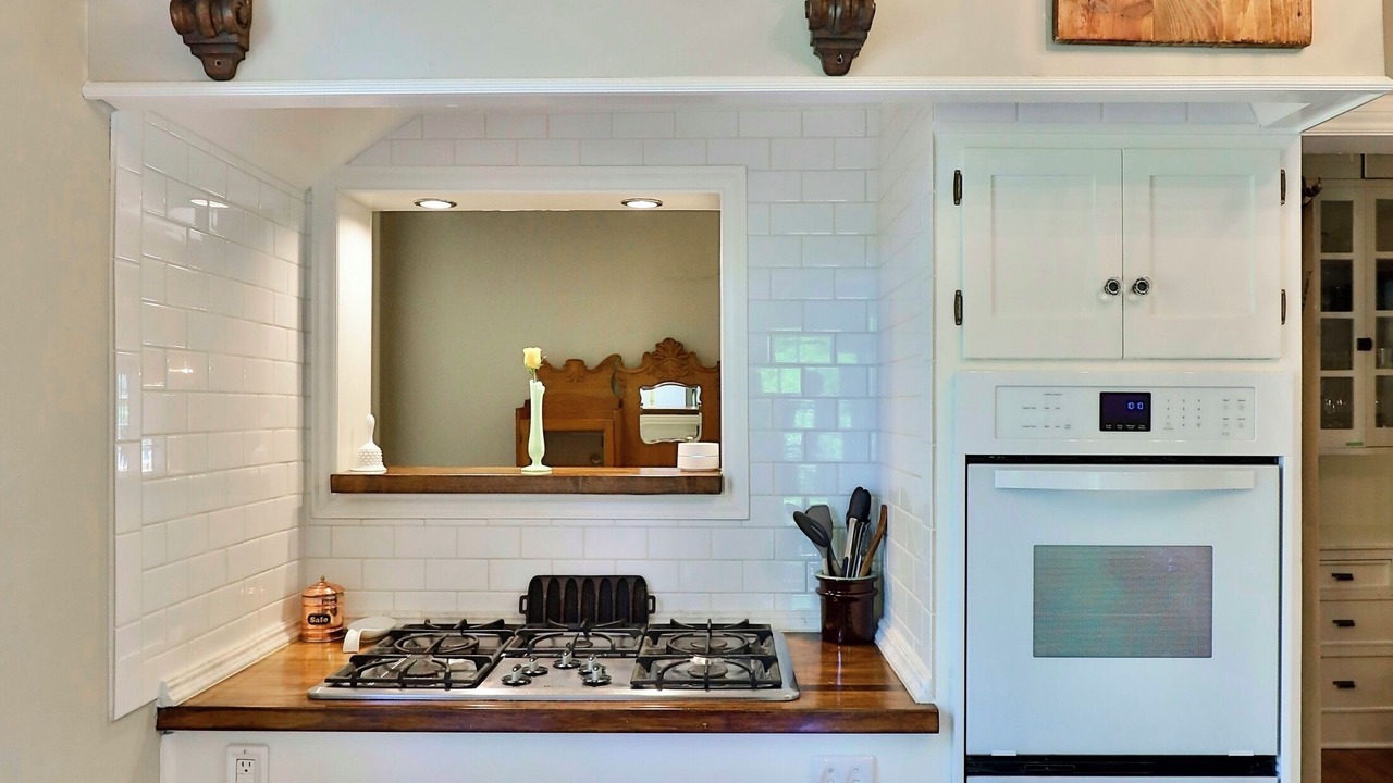 Photo of Kitchen in Sayles Blvd. Area
