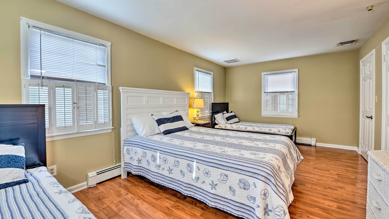 Photo of Bedroom in Mantoloking