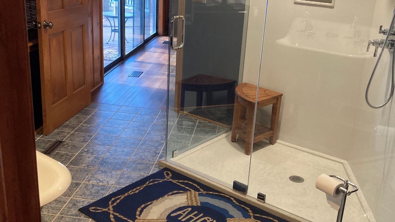 Photo of Bathroom in Vinita