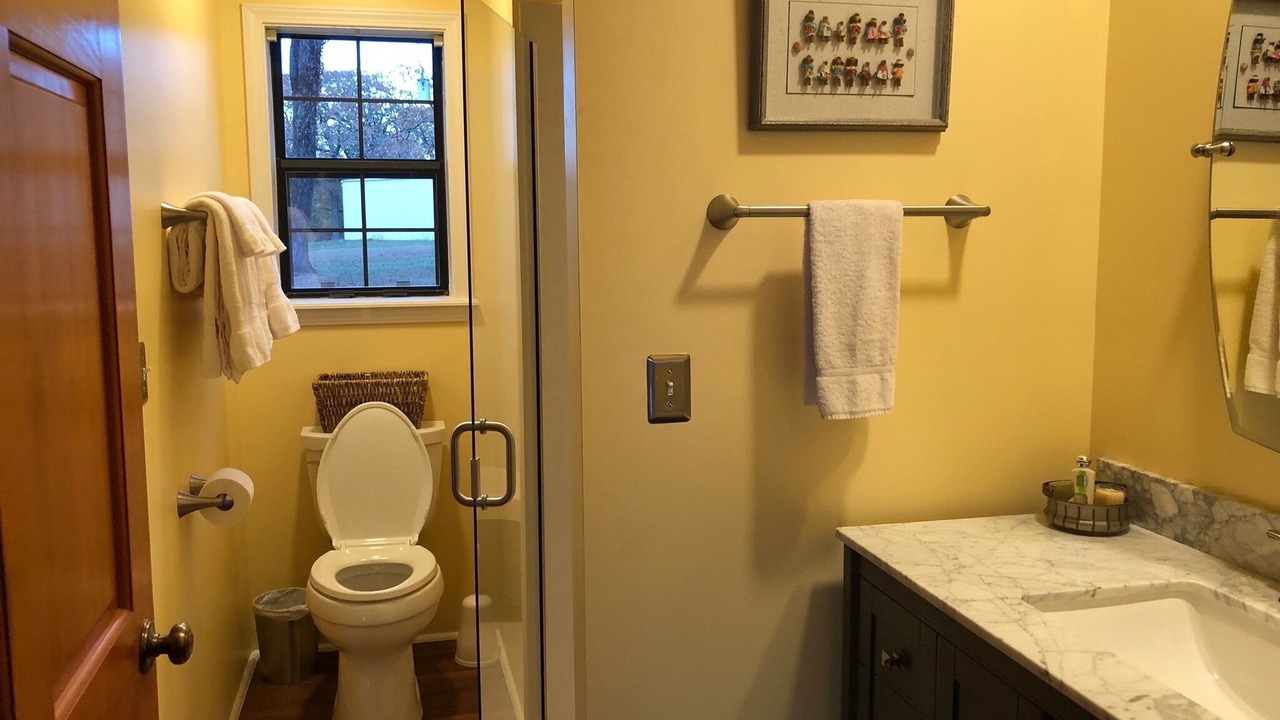 Photo of Bathroom in Vinita