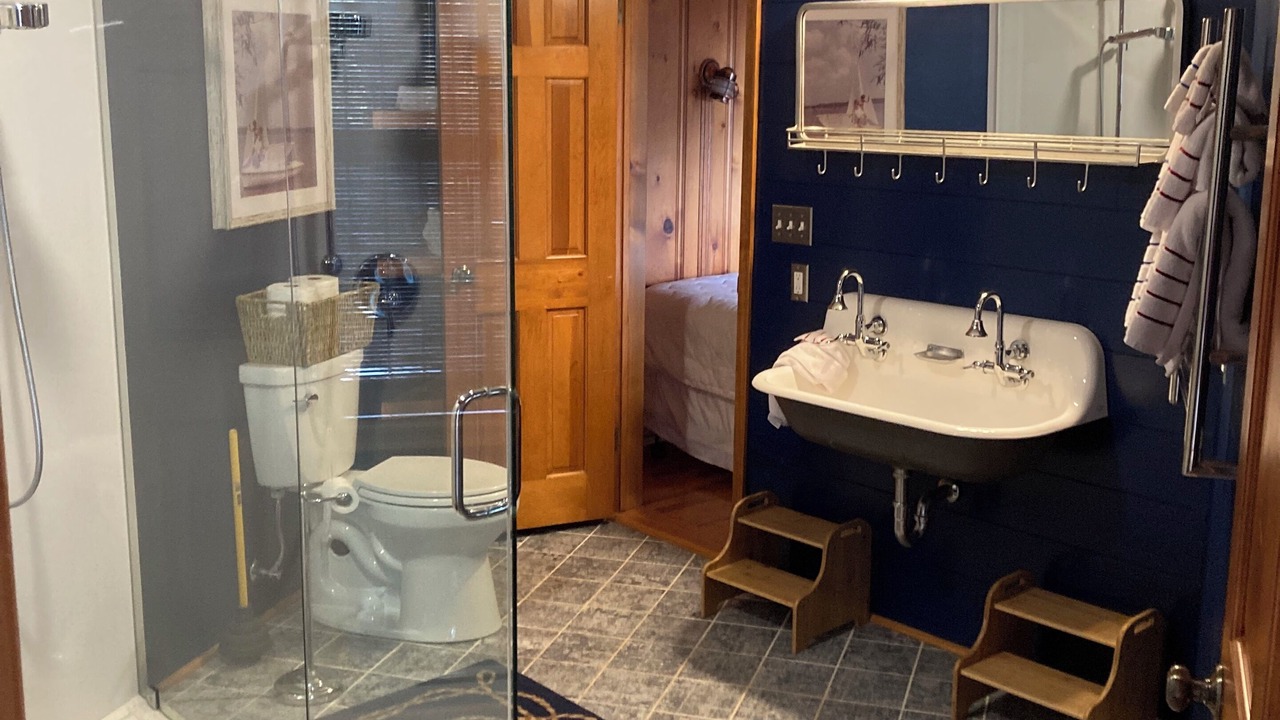 Photo of Bathroom in Vinita