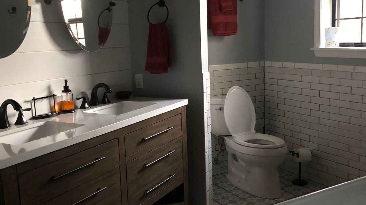 Photo of Bathroom in Vinita
