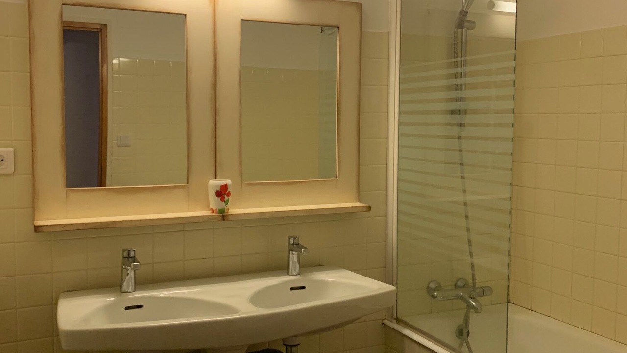 Photo of Bathroom in Pyrenees 2000
