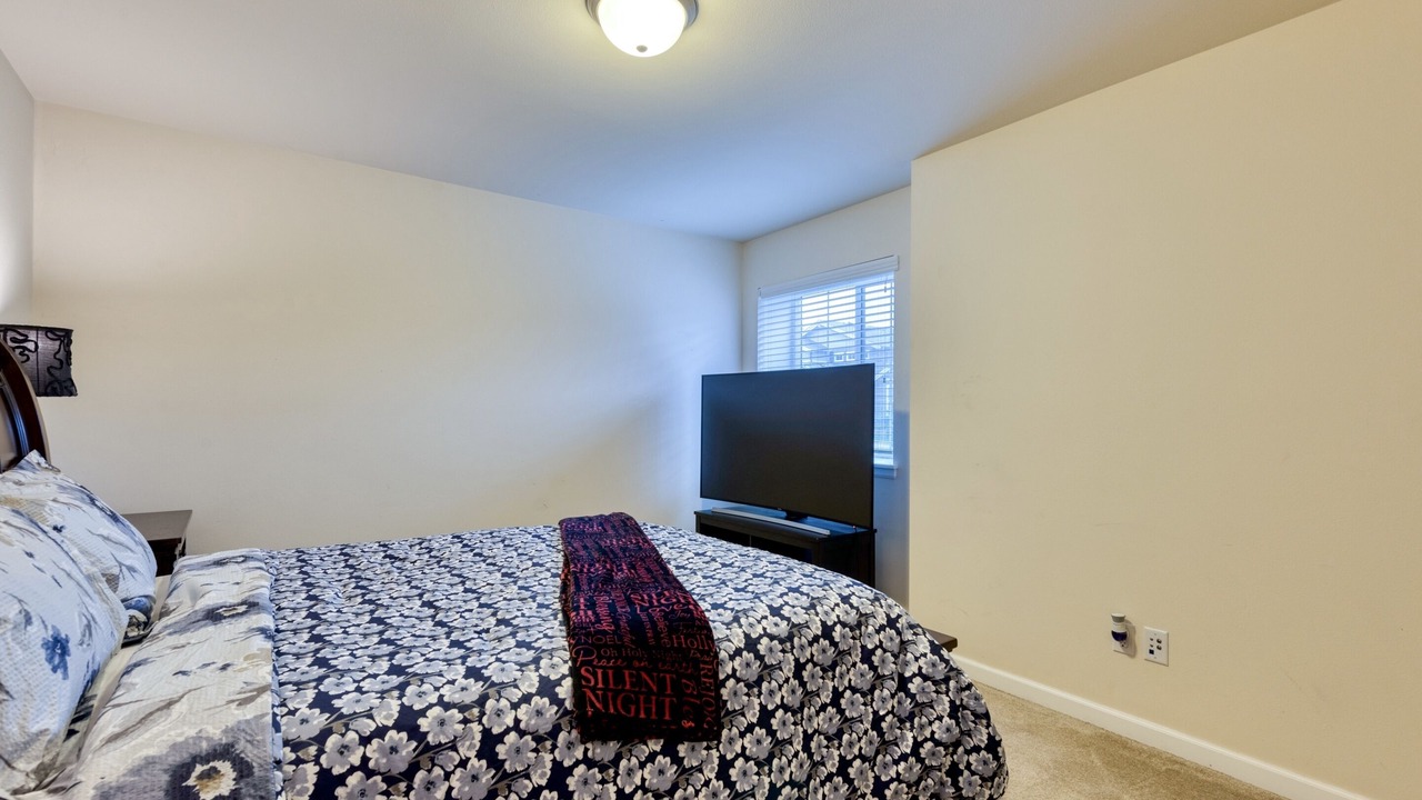 Photo of Bedroom in Martha Lake