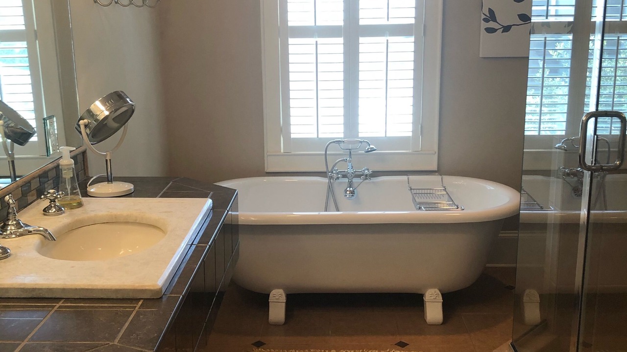 Photo of Bathroom in Old Shandon