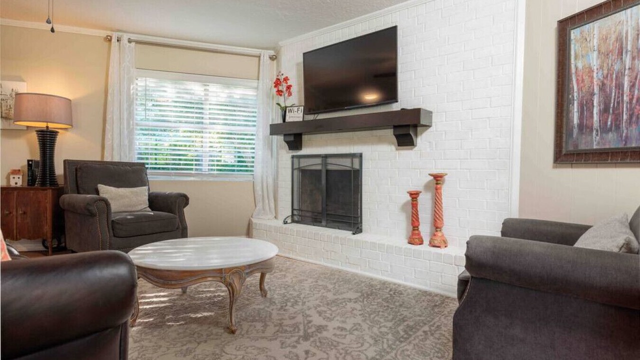 Photo of Livingroom in Decker Prairie