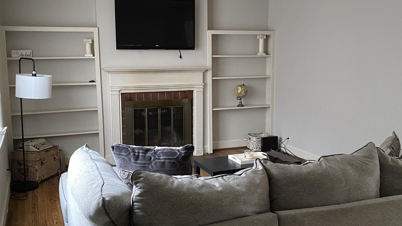 Photo of Livingroom in West Meade