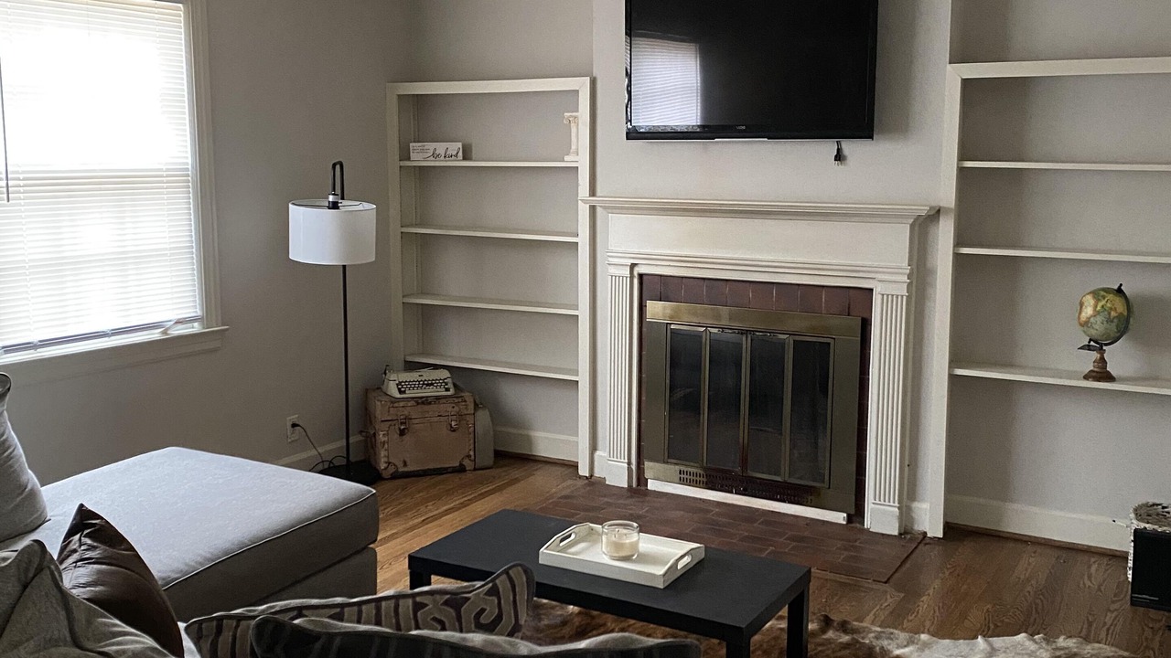 Photo of Livingroom in West Meade