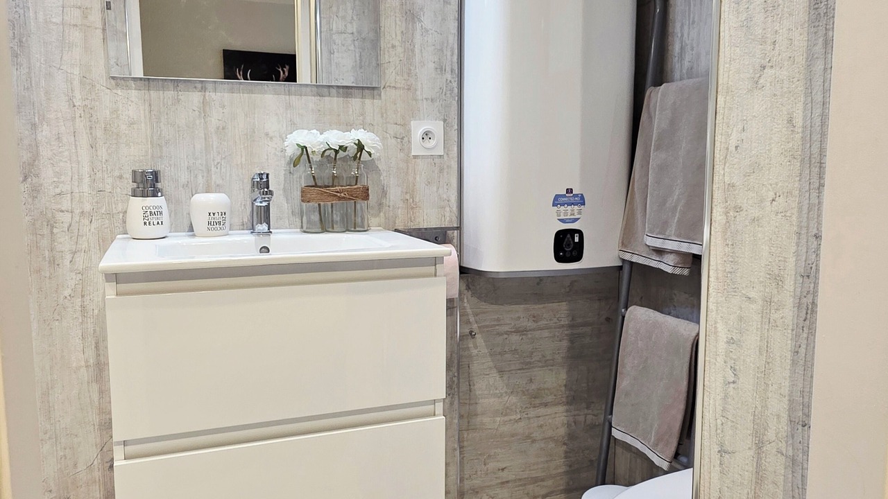 Photo of Bathroom in Campan
