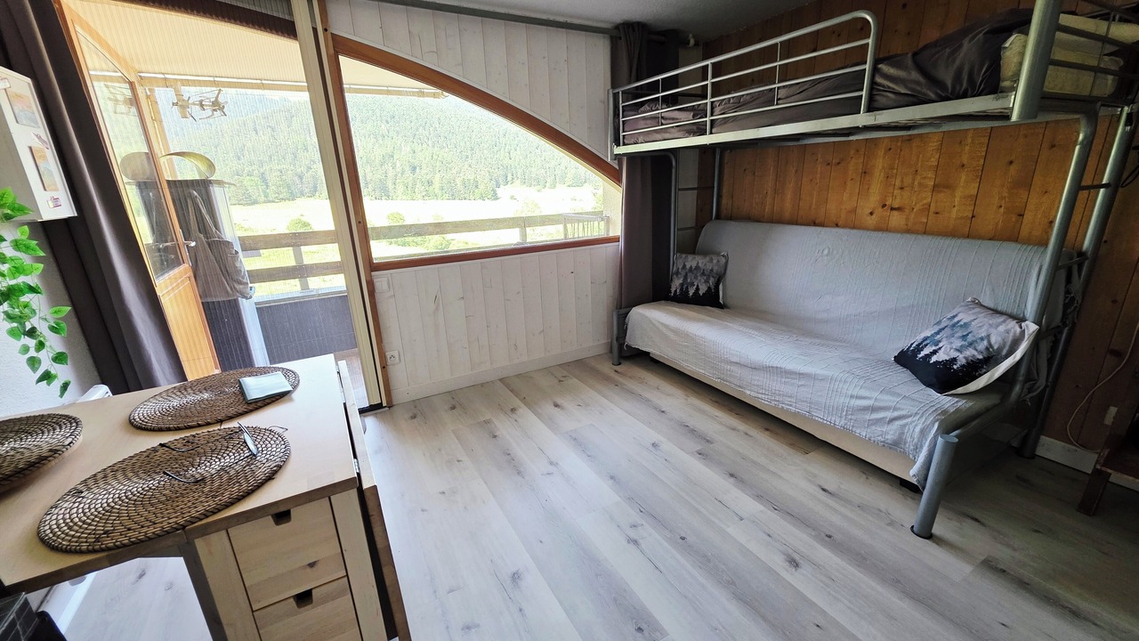 Photo of Bedroom in Campan