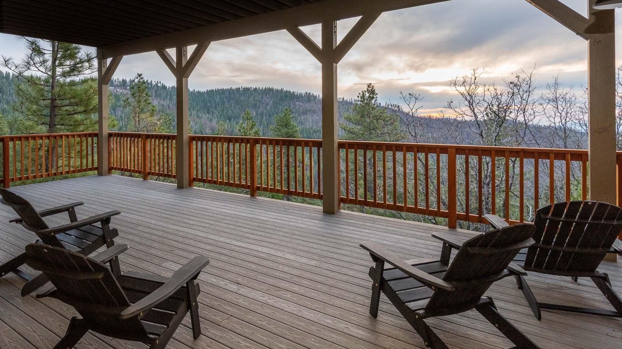 Photo of Patio Balcony in Yosemite West