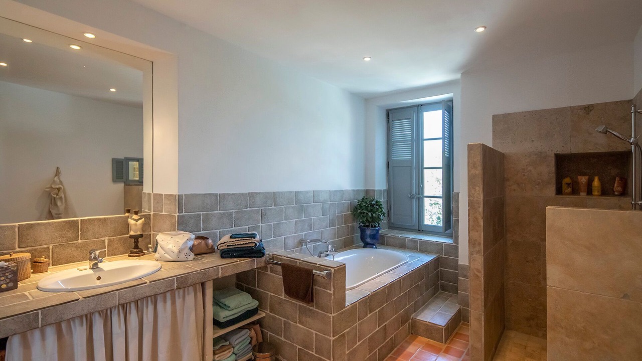 Photo of Bathroom in Maillane
