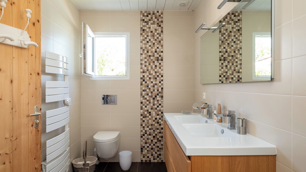 Photo of Bathroom in La Flotte