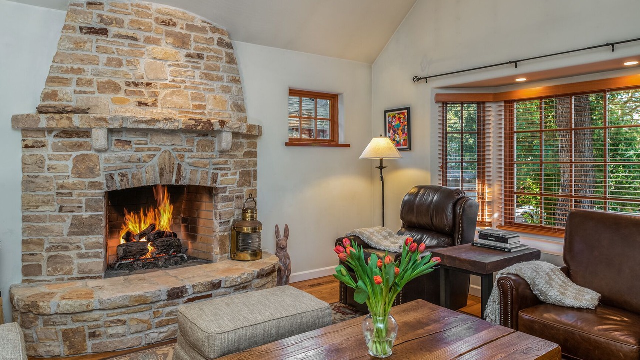 Photo of Livingroom in Northeast Carmel