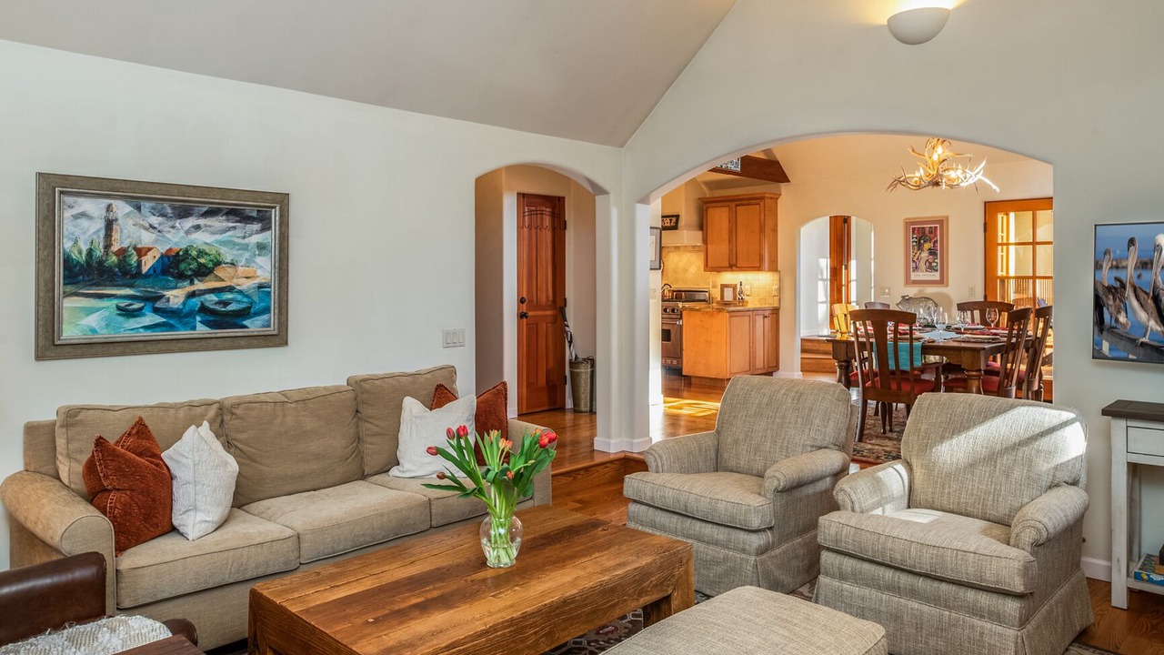 Photo of Livingroom in Northeast Carmel