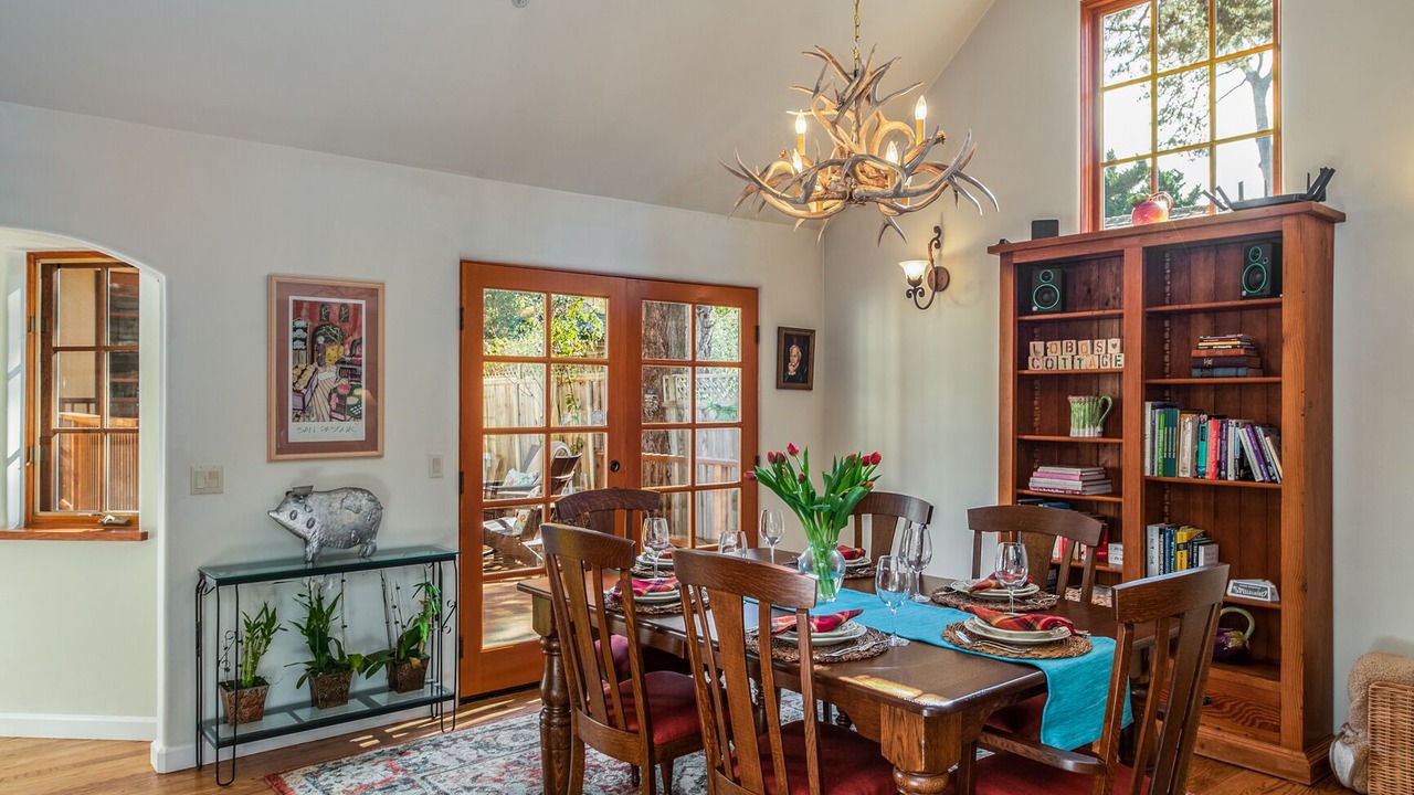 Photo of Livingroom in Northeast Carmel