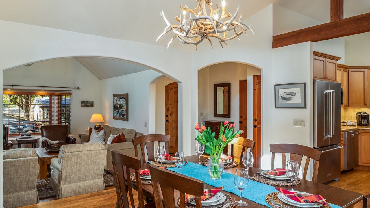 Photo of Livingroom in Northeast Carmel