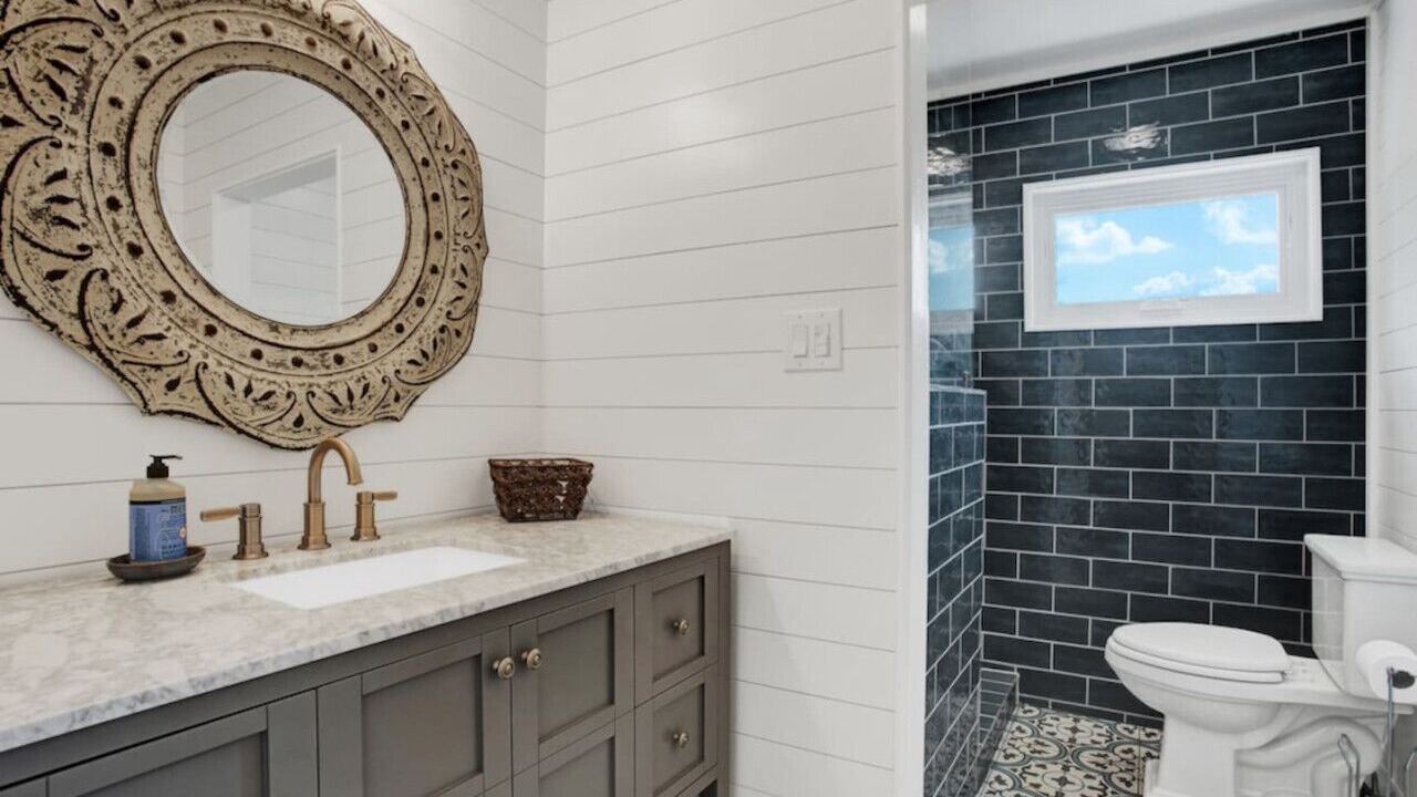 Photo of Bathroom in Albert