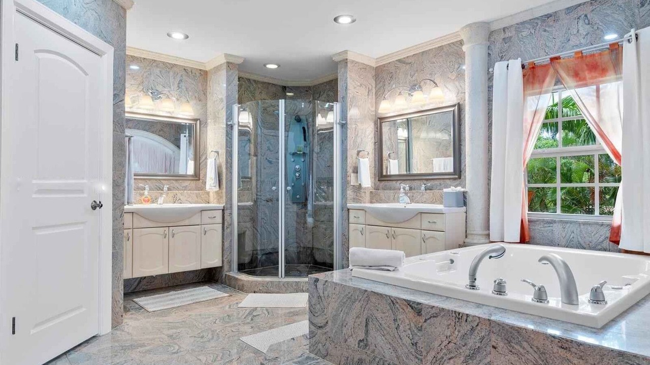 Photo of Bathroom in Cypress Point