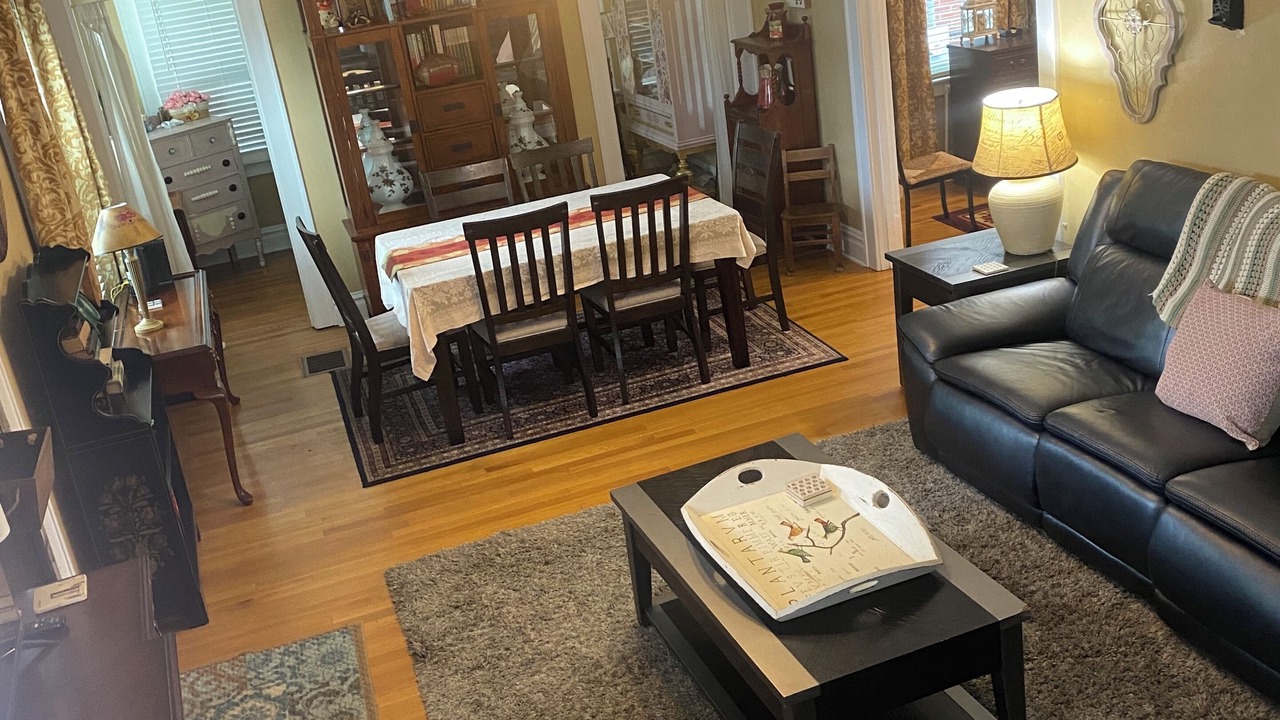 Photo of Livingroom in Ashland
