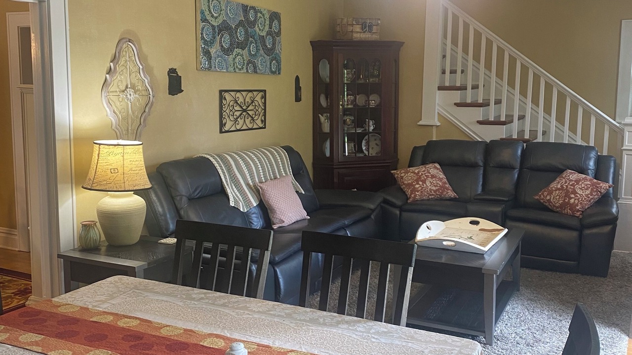 Photo of Livingroom in Ashland