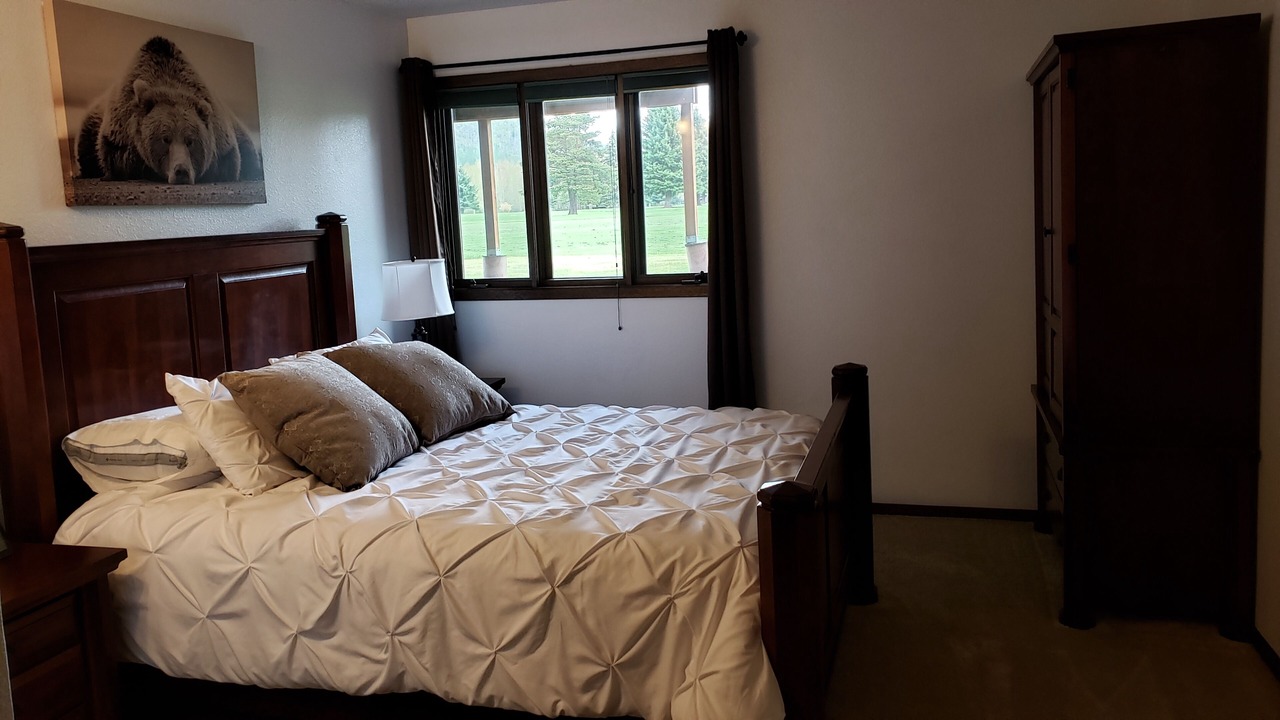 Photo of Bedroom in West Glacier