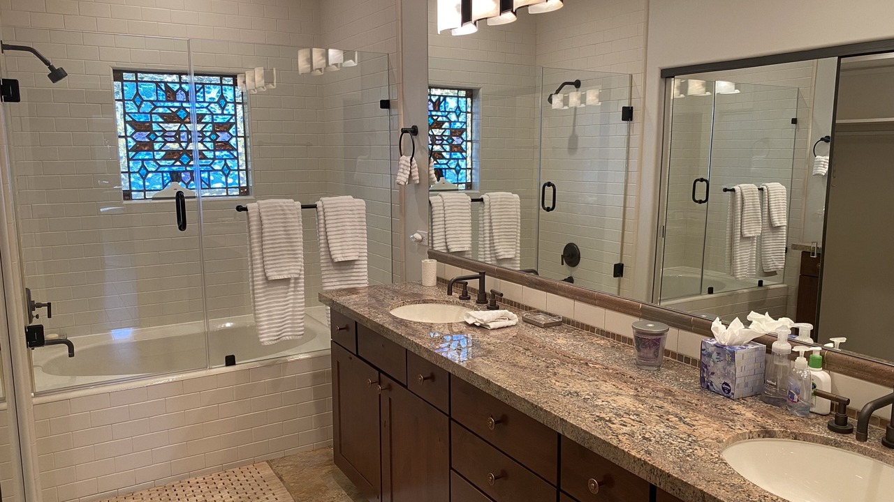 Photo of Bathroom in Fifth Green