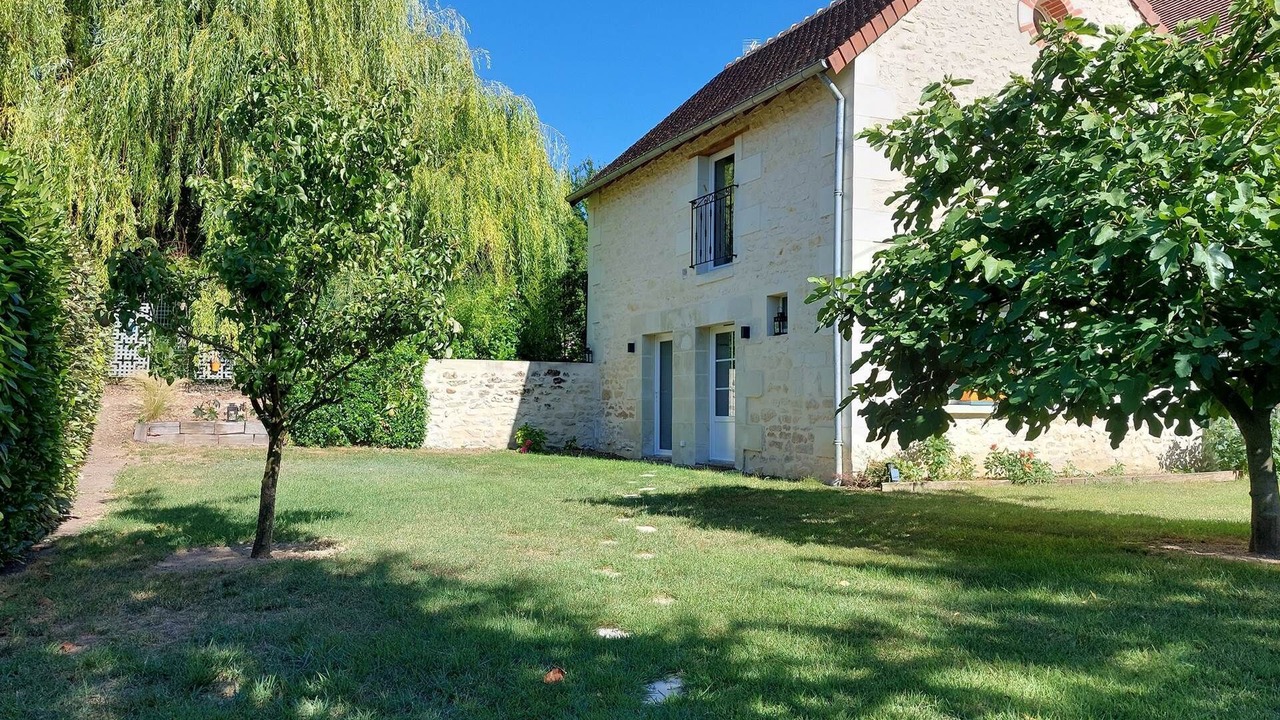 Photo of Others in Couffy