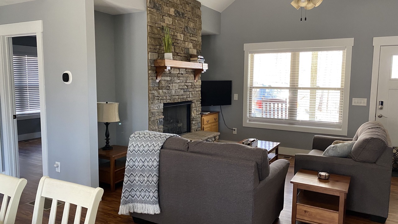 Photo of Livingroom in Dahlonega