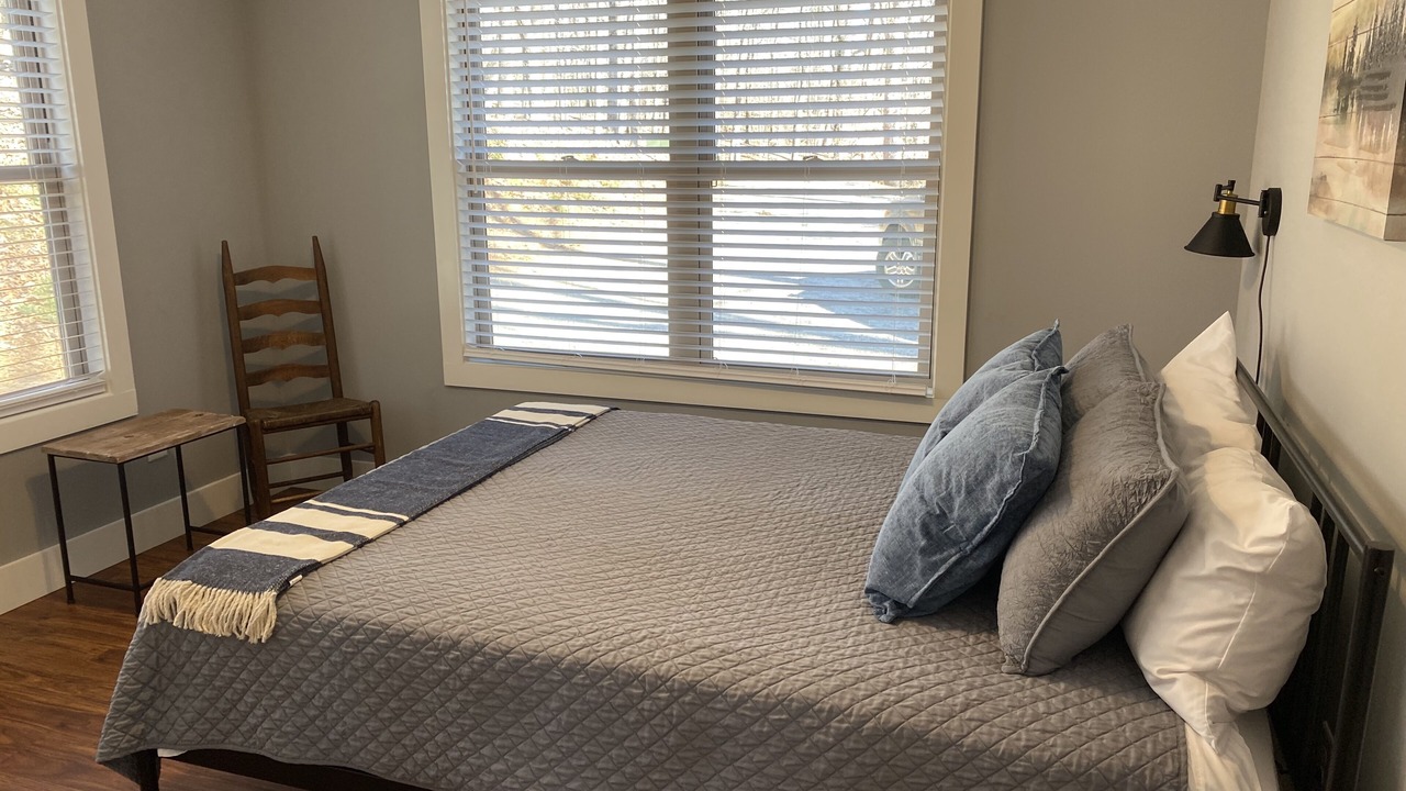 Photo of Bedroom in Dahlonega