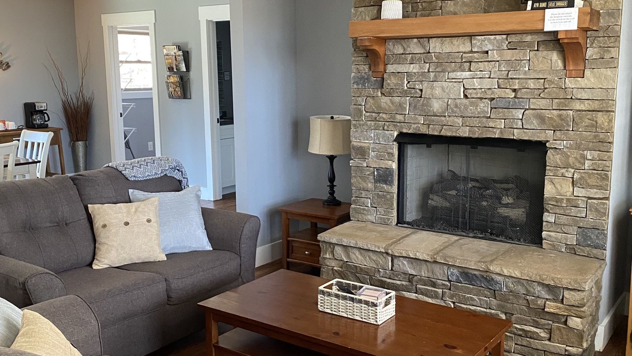 Photo of Livingroom in Dahlonega