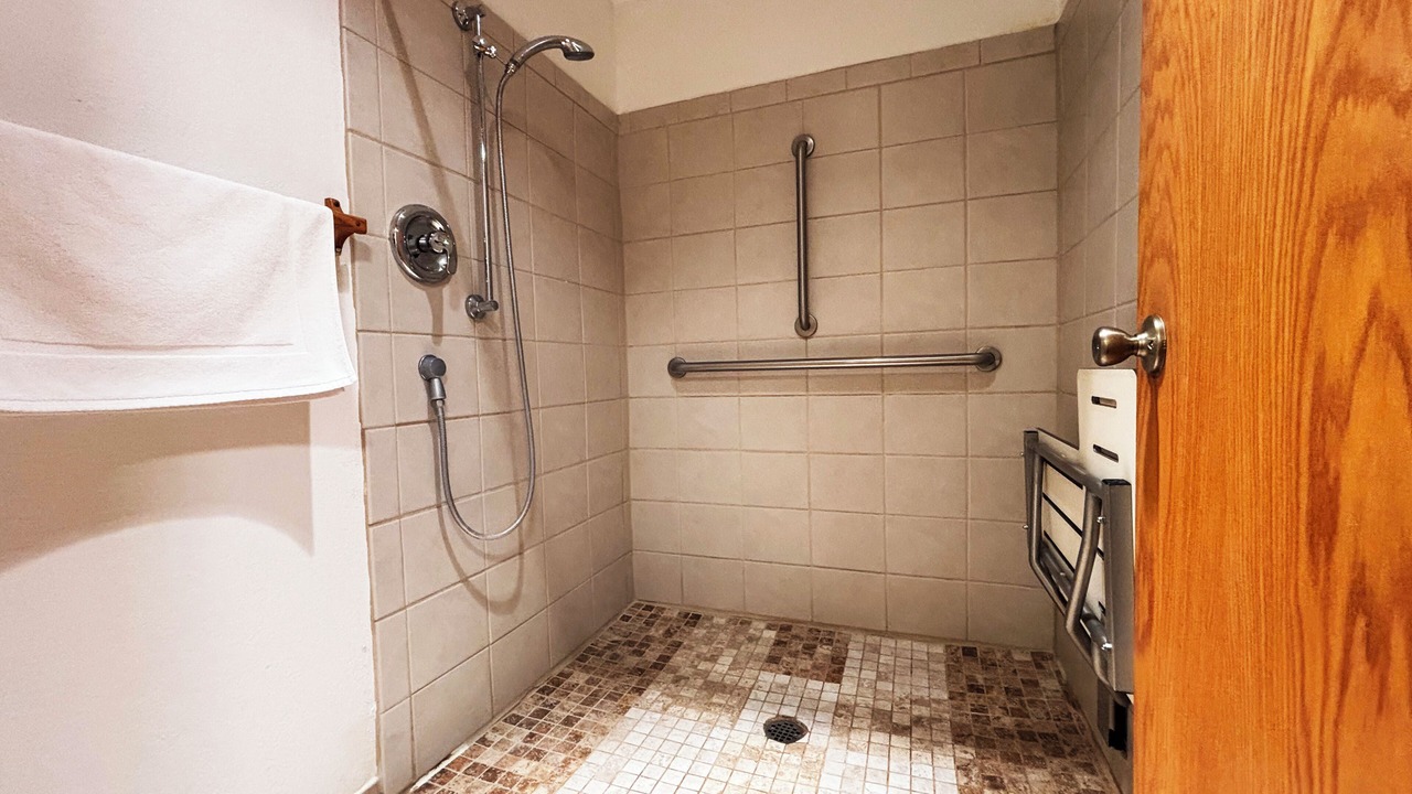 Photo of Bathroom in Oroville