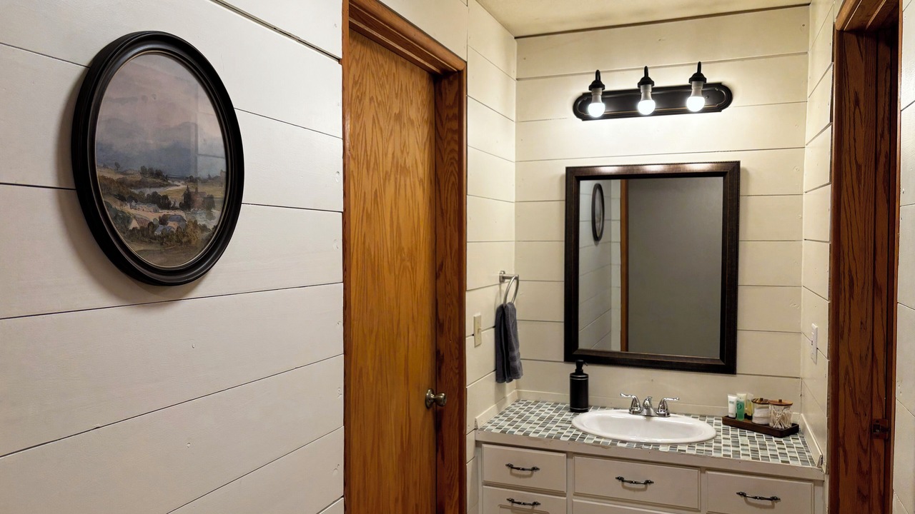 Photo of Bathroom in Oroville