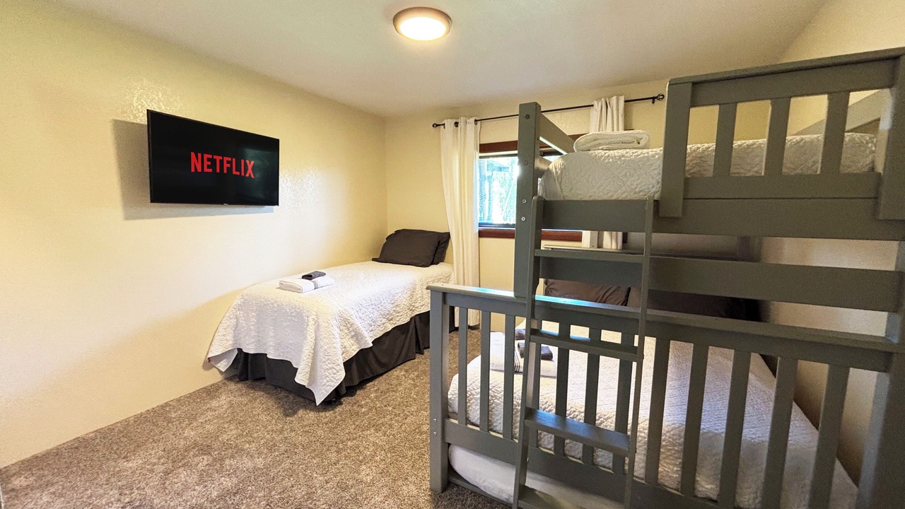 Photo of Bedroom in Oroville