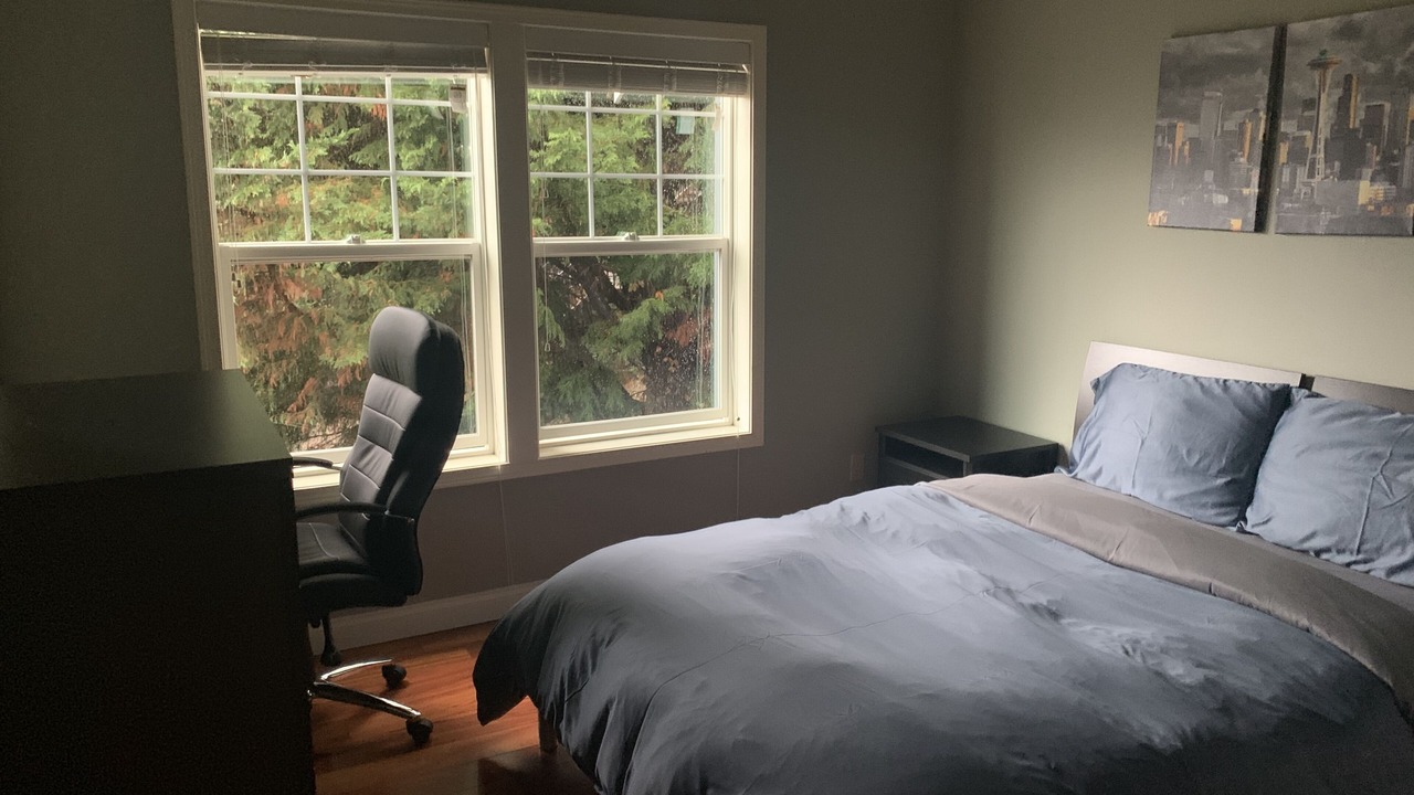 Photo of Bedroom in East Lake Hills
