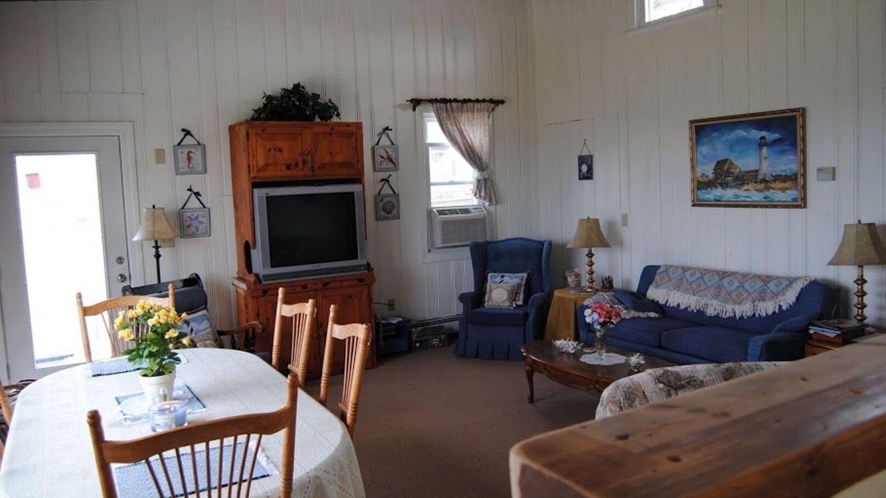 Photo of Livingroom in Ocean Bluff-Brant Rock