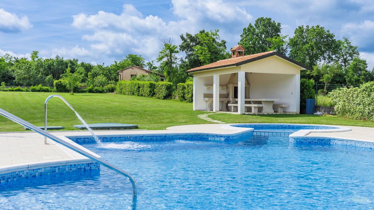Photo of Outdoor in Modrusani