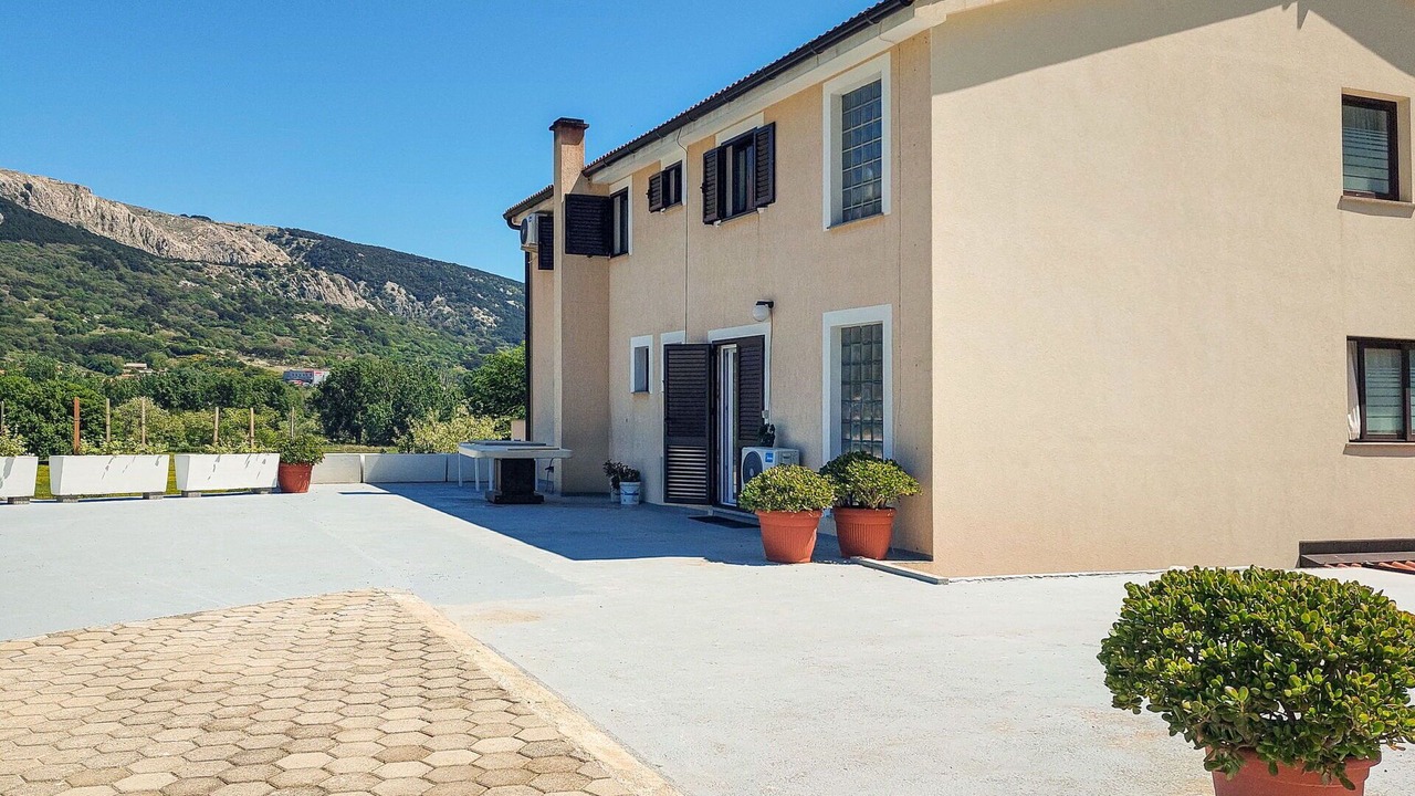 Photo of Patio Balcony in Batomalj