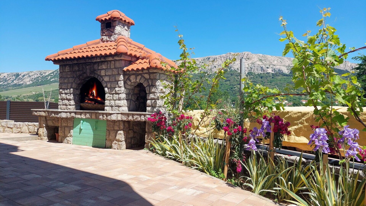 Photo of Outdoor in Batomalj
