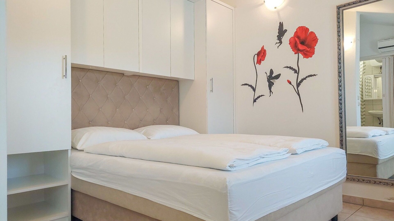 Photo of Bedroom in Batomalj