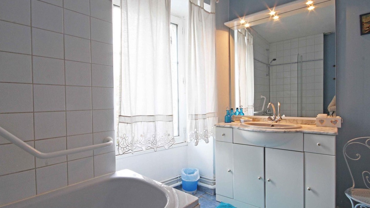 Photo of Bathroom in Sarceaux