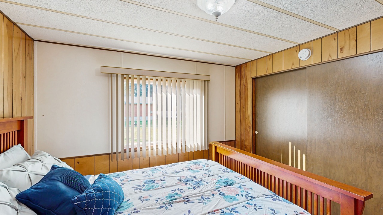 Photo of Bedroom in Crescent City