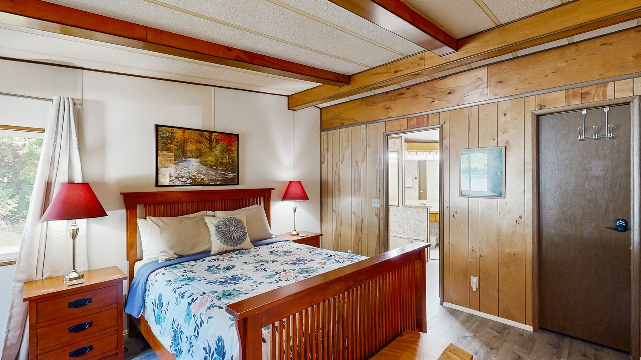 Photo of Bedroom in Crescent City