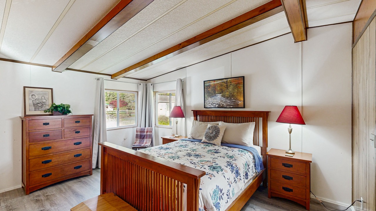 Photo of Bedroom in Crescent City
