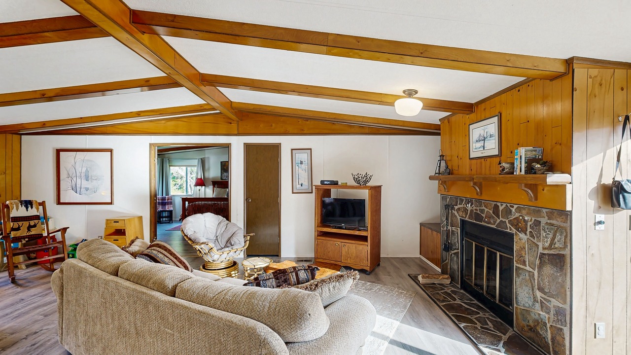 Photo of Livingroom in Crescent City