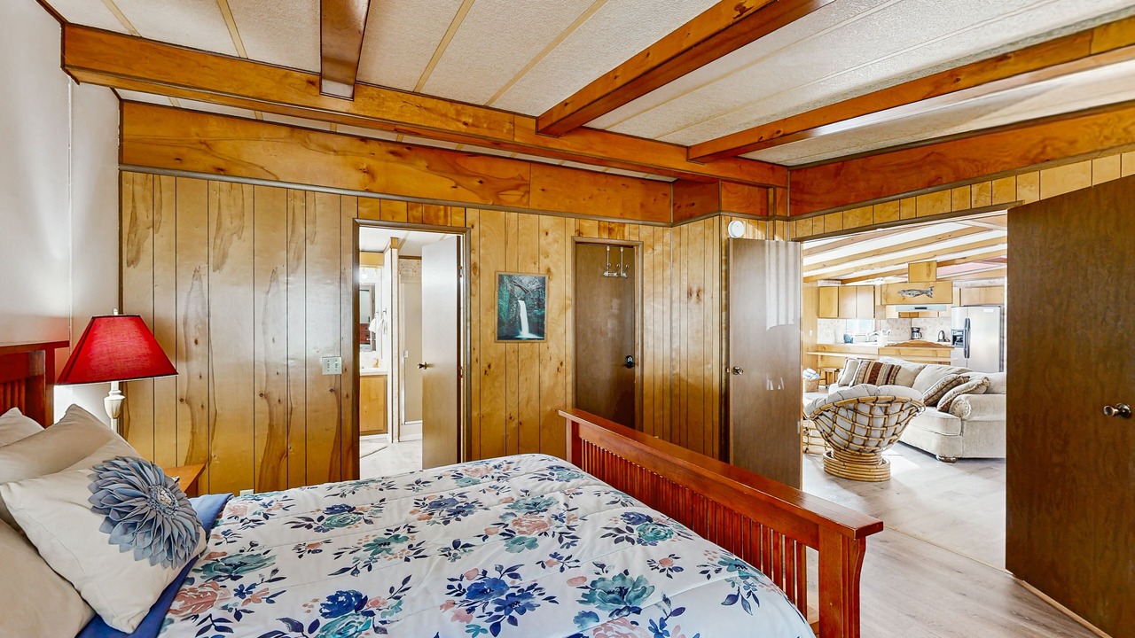 Photo of Bedroom in Crescent City