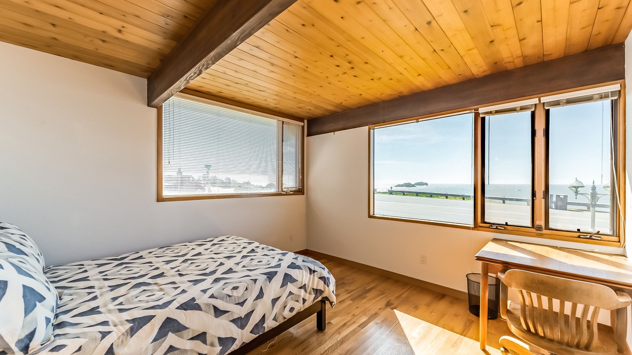 Photo of Bedroom in Crescent City North