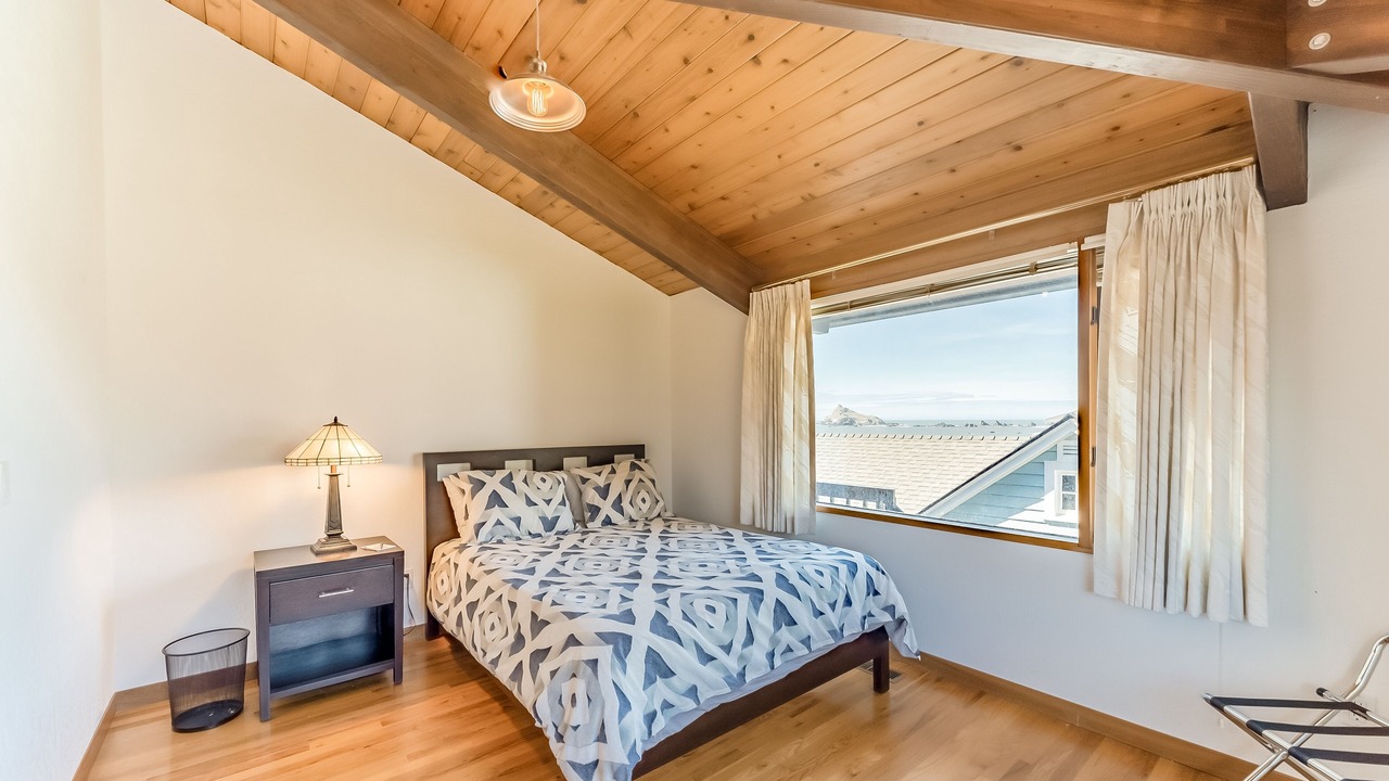 Photo of Bedroom in Crescent City North