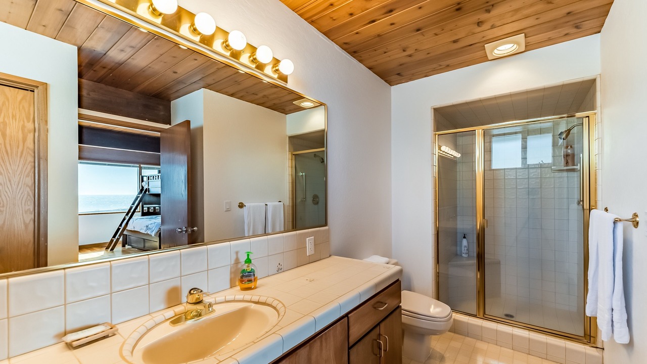 Photo of Bathroom in Crescent City North